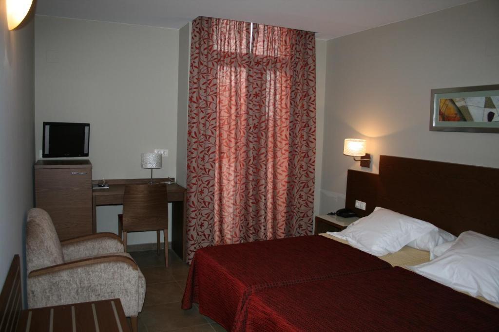 Hotel Ciutat De Carlet Oda fotoğraf